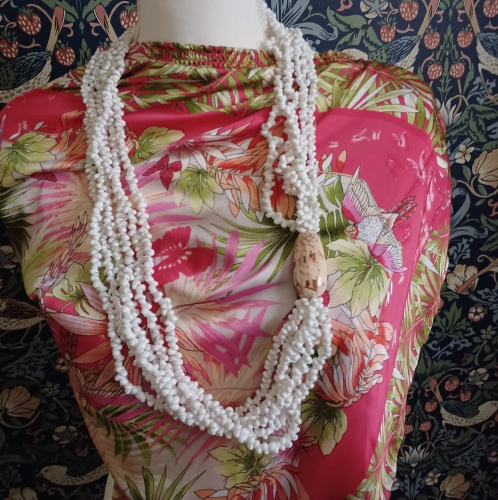 Shell necklace - Picture 1 of 4